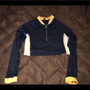 Long sleeve crop top